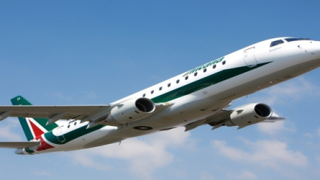Un aereo di Alitalia durante un volo.