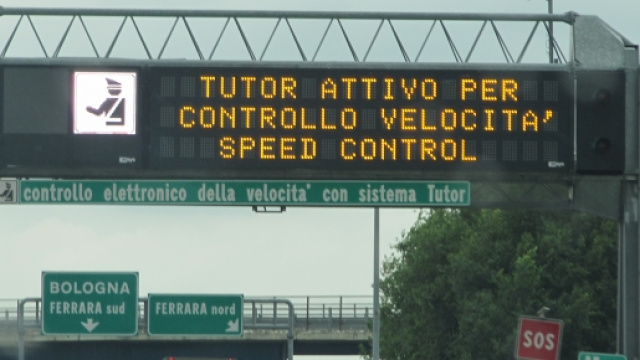 Controllo elettronico della velocit&agrave; sulle autostrade