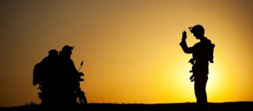 Military & civilian. By Skeeze. Pixabay commons