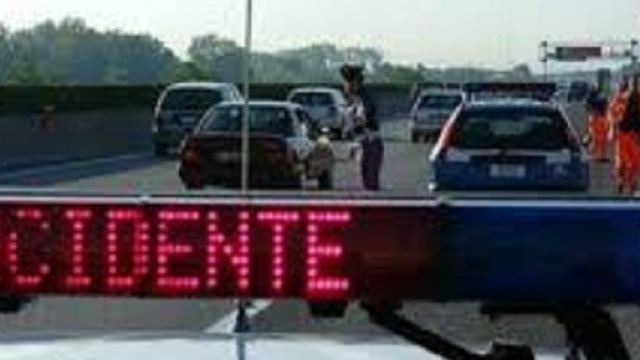 Crotone, grave incidente: tre i feriti