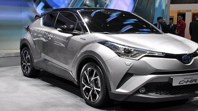 La nuova Toyota C-HR, disponibile a dicembre