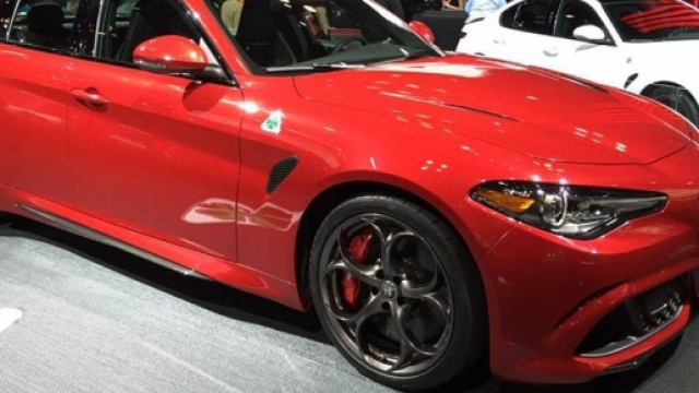Alfa Romeo Giulia Q.v. e 2.0 t.i e q4 (280 cv) dal Salone dell' Auto di New York