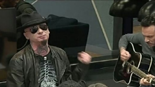 Nek e J Ax dirante le prove nel pomeridiano.