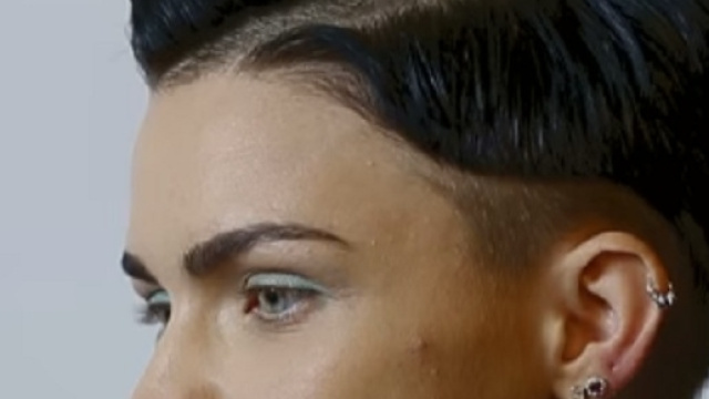 Tagli capelli corti estate 2016: Ruby Rose