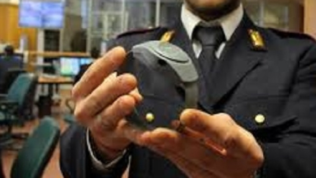 Braccialetto elettronico e arresti domiciliari