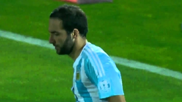 Gonzalo Higuain espulso contro l'Udinese, poi la rabbia: rischio squalifica