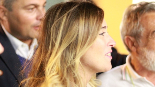 Il Ministro Maria Elena Boschi di nuovo sotto i riflettori