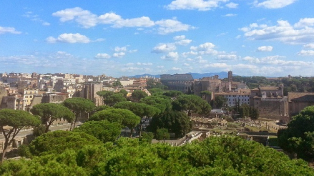 Aprile 2016: Roma a piedi per l'ultima domenica ecologica.
