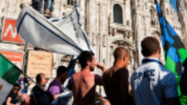 La Milano nerazzurra in Piazza del Duomo