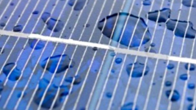 Nuovo tipo di rivoluzionaria cella solare che trae energia dalla pioggia