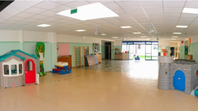 Scuola materna aperta anche durante le vacanze