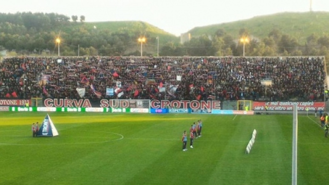 La curva sud "Giorgio Manzulli" - Crotone.