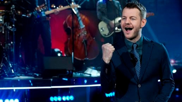 Alessandro Cattelan ospita Alessandra Amoroso e Favij su Sky Uno