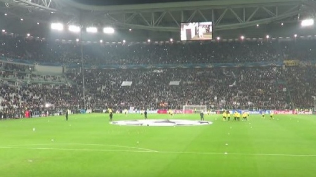 Allo Juventus Stadium debutta la nuova maglia bianconera