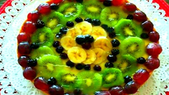 Crostata con crema e frutta fresca