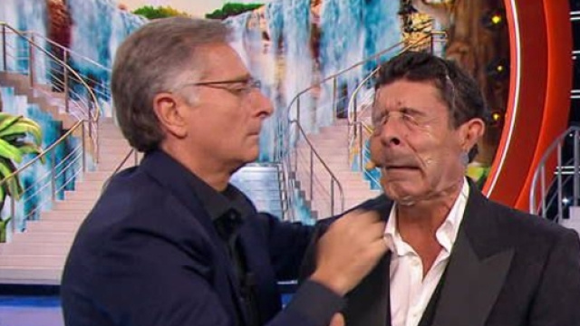 Paolo Bonolis: a Mediaset o in RAI? Trattative per Ciao Darwin e il Senso della Vita