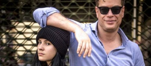 Arthur &eacute; pego de surpresa ao saber do namoro de Joj&ocirc;.