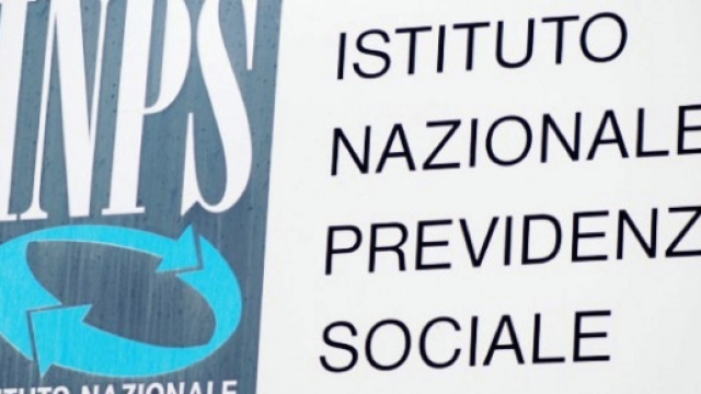 Buste arancioni Inps: ecco la simulazione sulla pensione di una docente.