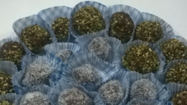 Tartufini al cioccolato appena fatti