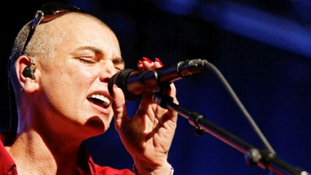 Sinead O'Connor annuncia il suicidio, ma per ora &egrave; salva.