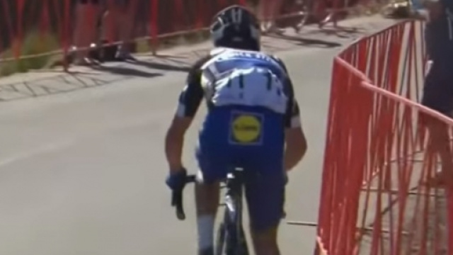 Julian Alaphilippe lanciato verso la vittoria