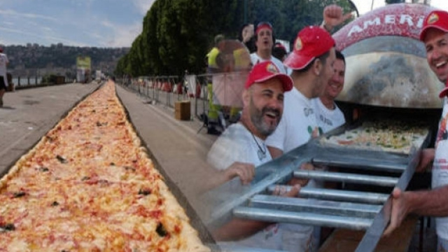 La pizza pi&ugrave; lunga del mondo a Napoli