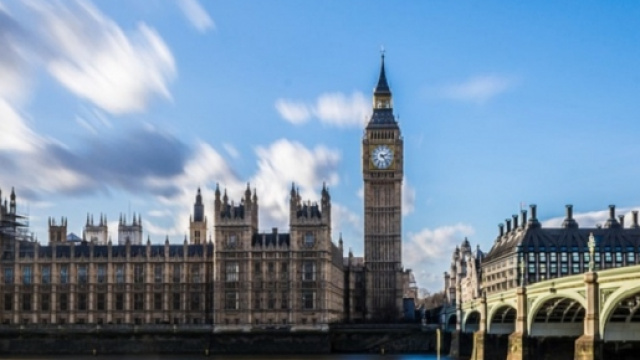 l Big Ben, la campana pi&ugrave; grande dell'orologio a Londra