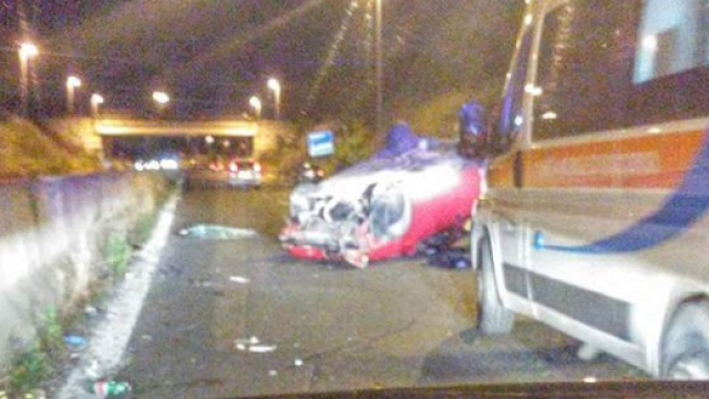 La punto rossa che si &egrave; ribaltata il 30 aprile in via Belmonte in Sabina.