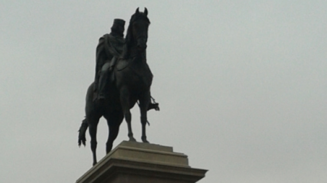 La statua di Garibaldi al Gianicolo.