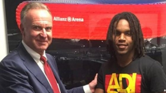Renato Sanches con l'ad del Bayern Karl- Heinz Rummenigge