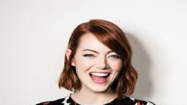 Moda capelli medi: il blunt cut, estate 2016