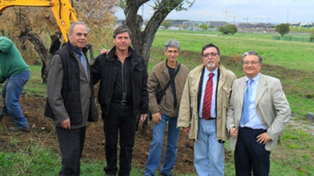 Roma, Piano di Zona Tor Vergata, Municipio VII: il secondo da destra &egrave; il Vicepresidente del Consorzio AIC Sig. Carlo Proietti