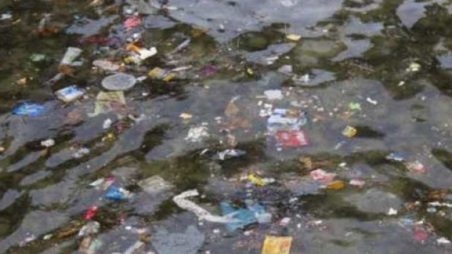 Sembrano piccoli rifiuti ma sono una grande minaccia ambientale.