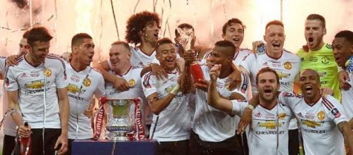 El United igual&oacute; al Arsenal como el m&aacute;ximo ganador de la Copa de la Liga con 12 trofeos