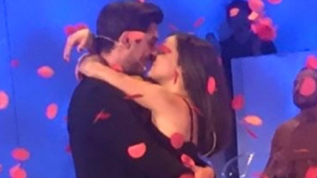 Il bacio tra Eleonora Rocchini ed Oscar Branzani