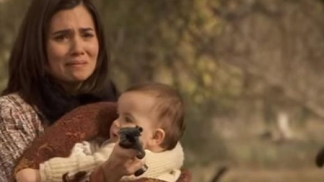 Maria spara Donna Francisca e si getta dal burrone