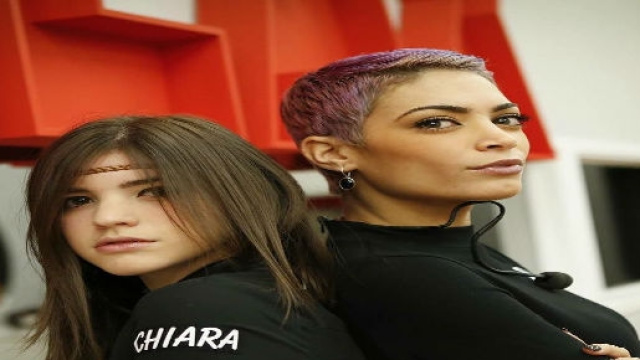 Chiara e Elodie (cantanti di Amici)