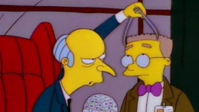 I Simpson: il signor Burns valuta il suo assistente.