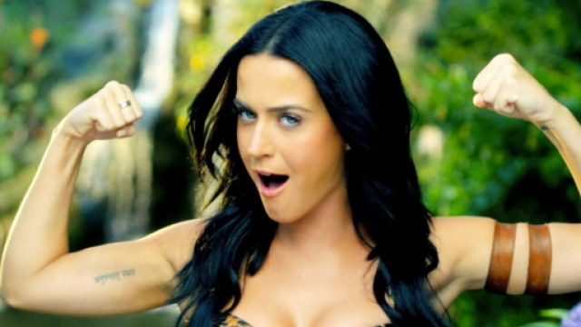 Katy Perry nel suo videoclip ROAR