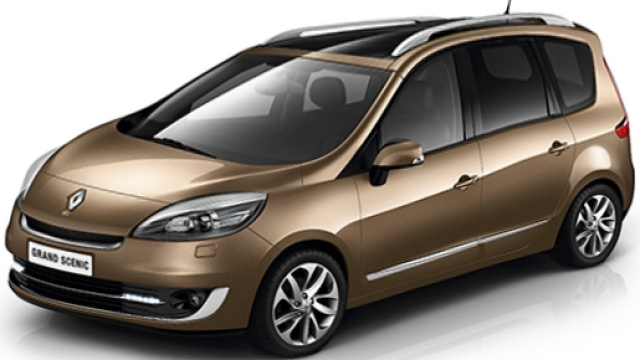 Renault Grand Sc&egrave;nic: 24 cm in pi&ugrave; della versione normale.