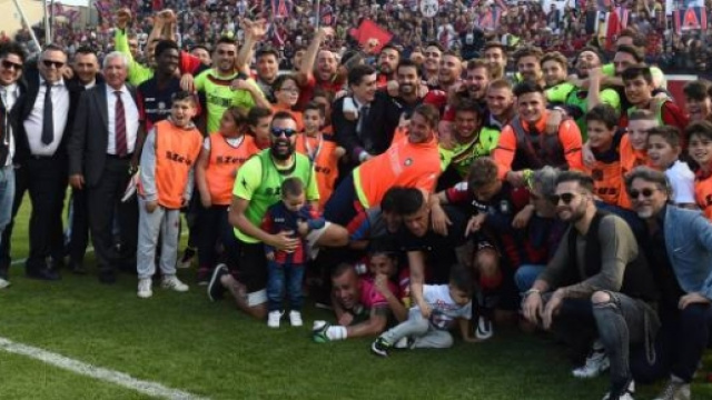 La squadra del Crotone Calcio promossa in Serie A.