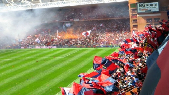 Tifoseria genoana al Luigi Ferraris