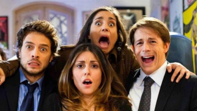Una foto ironica del cast durante riprese