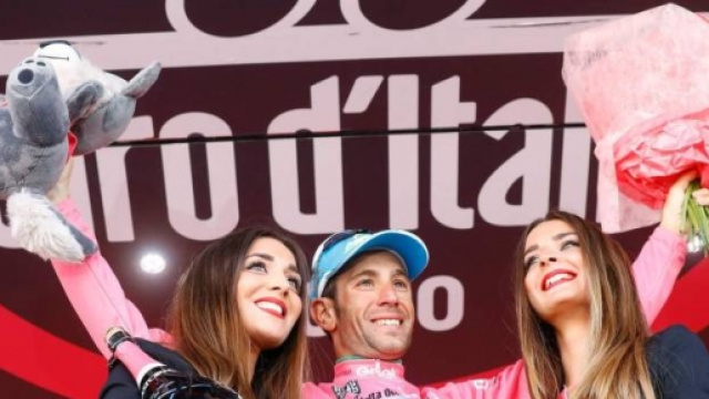 Nibali in maglia rosa dopo la 20esima tappa