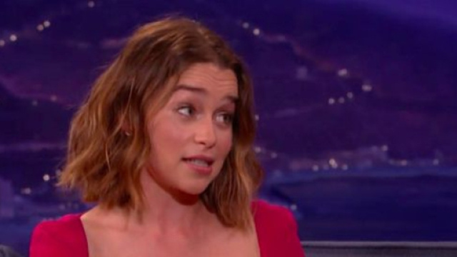 Emilia Clarke, caschetto lungo mosso