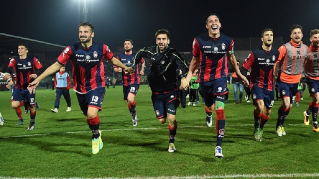 I calciatori del Crotone Calcio.