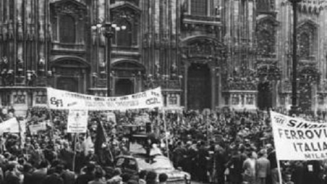 Manifestazione 1&deg; maggio a Milano, fine anni Sessanta