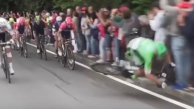 La caduta di Sonny Colbrelli a 3 km dall'arrivo