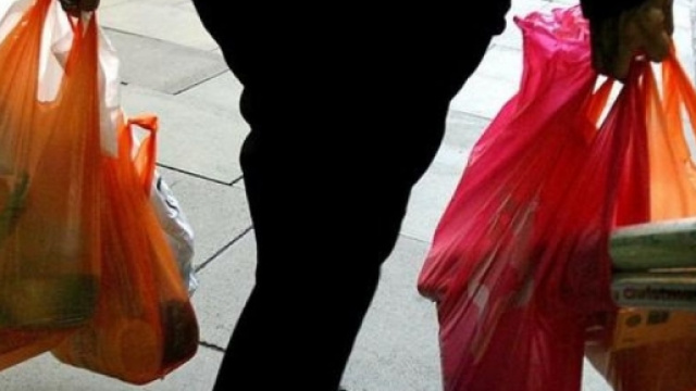 La truffa delle buste biodegradabili per la spesa