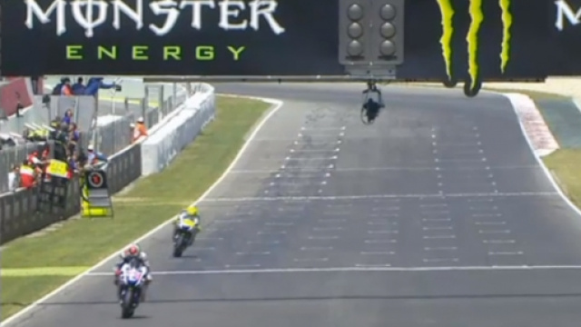 Jorge Lorenzo vince su Valentino Rossi nel 2015